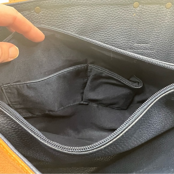 G.H. Bass & Co caramel vegan leather tote bag with navy blue crossbody strap - Picture 13 of 16